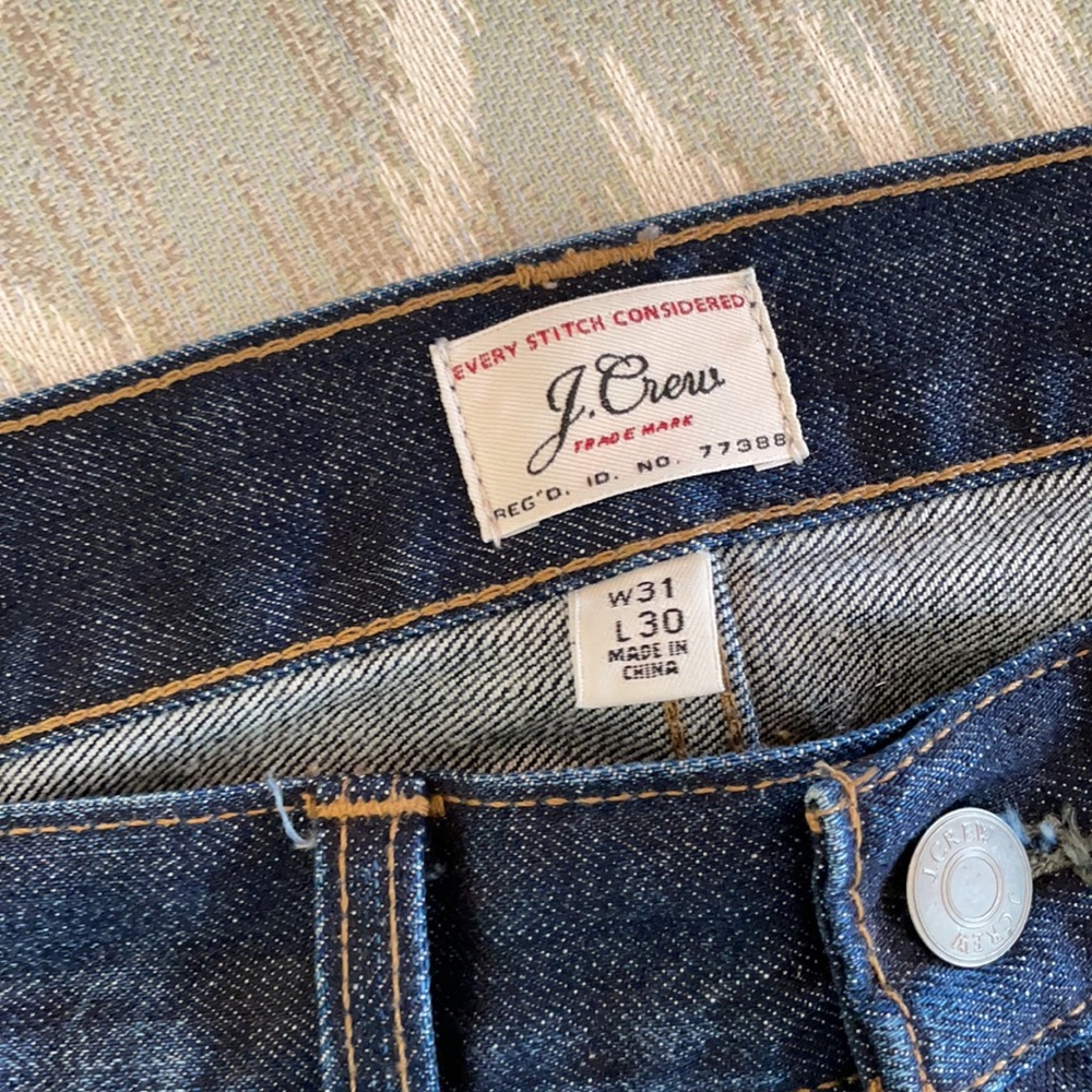 484 Jcrew jeans in a dark/medium wash - Picture 2 of 3